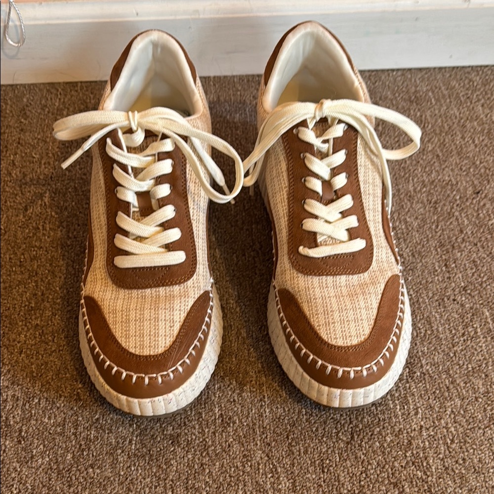 Women’s universal thread Brown and Cream Casual Sneakers size 11